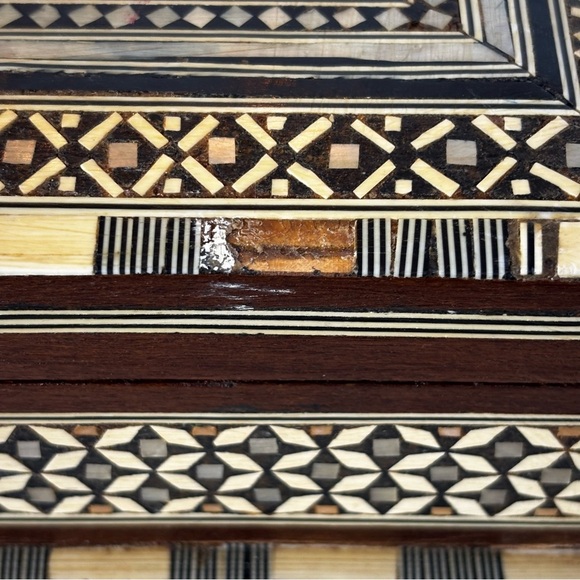 Middle Eastern Moroccan Moorish Inlaid Wooden Trinket Jewelry Box Side Hinge - Picture 15 of 16